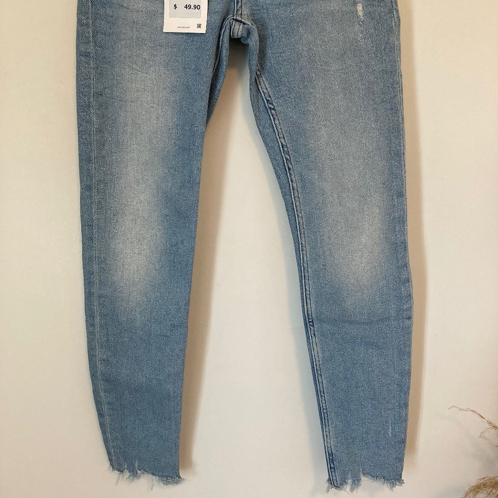 NWT ZARA WOMENS SIZE 04 US/ 35 EUR LIGHT BLUE SKINNY JEANS TAGS ON!!